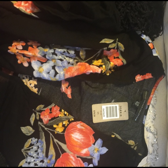 Torrid Insider Floral Fringe Kimono - Picture 3 of 4