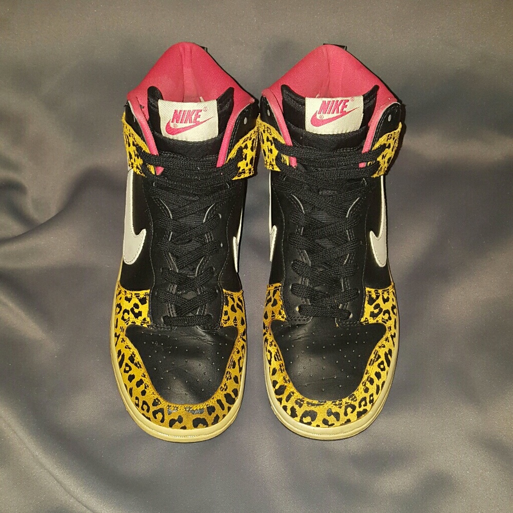 Nike hightop sneakers