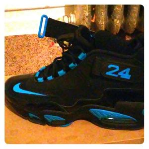 Ken griffy jr black and blue