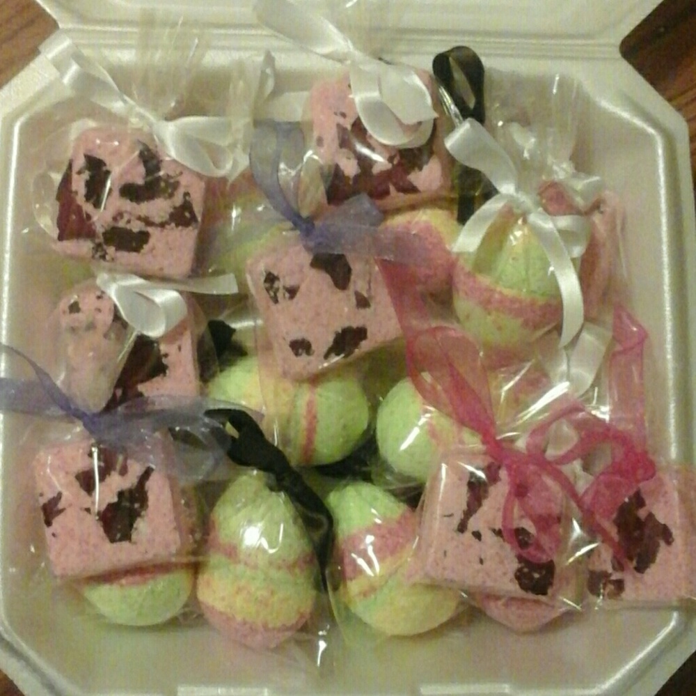 New! Get all 8 Rose petal/10 easter egg bath bombs