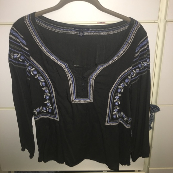 American Eagle Outfitters Tops - Boho quarter button 3/4 sleep top