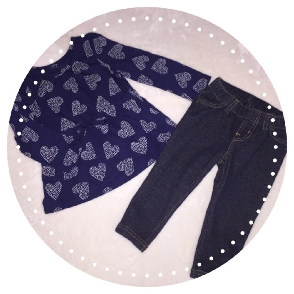 Bundle of one shirt and pants💙