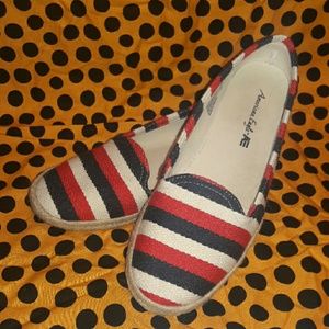 Multicolored striped flats