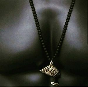 Meet your Posher, Queenie