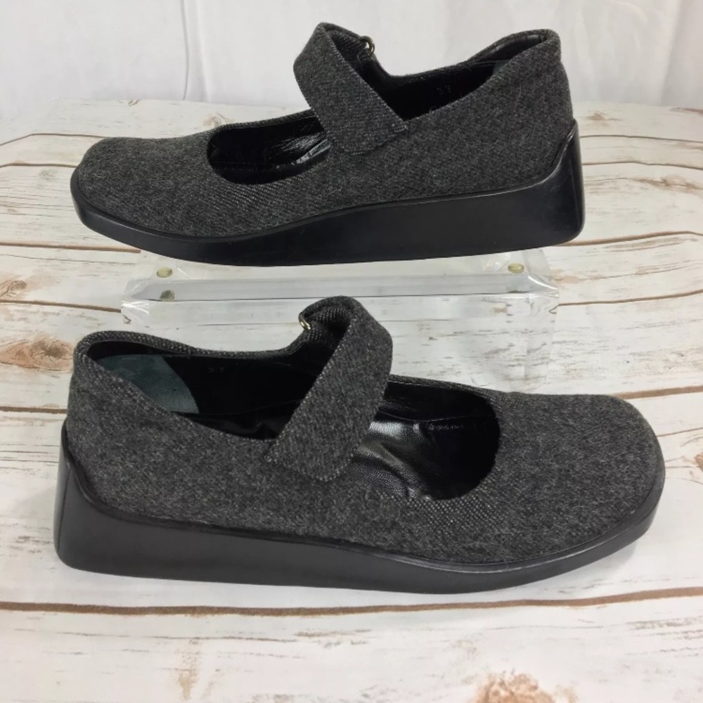 90s Prada Mary Janes Vintage 37 Chunky platform