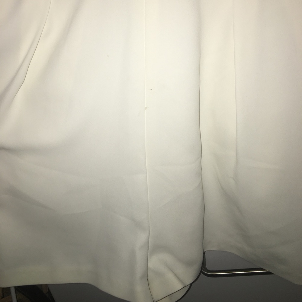 cream zip-back, crossed in front & pocketed romper - Picture 4 of 4