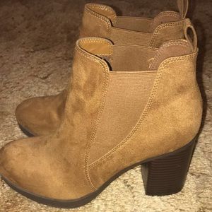 High heel boots