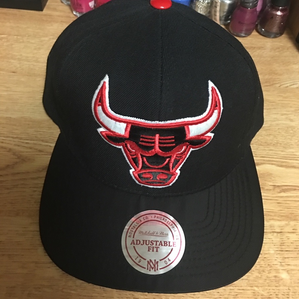 Black Chicago Bull Hat