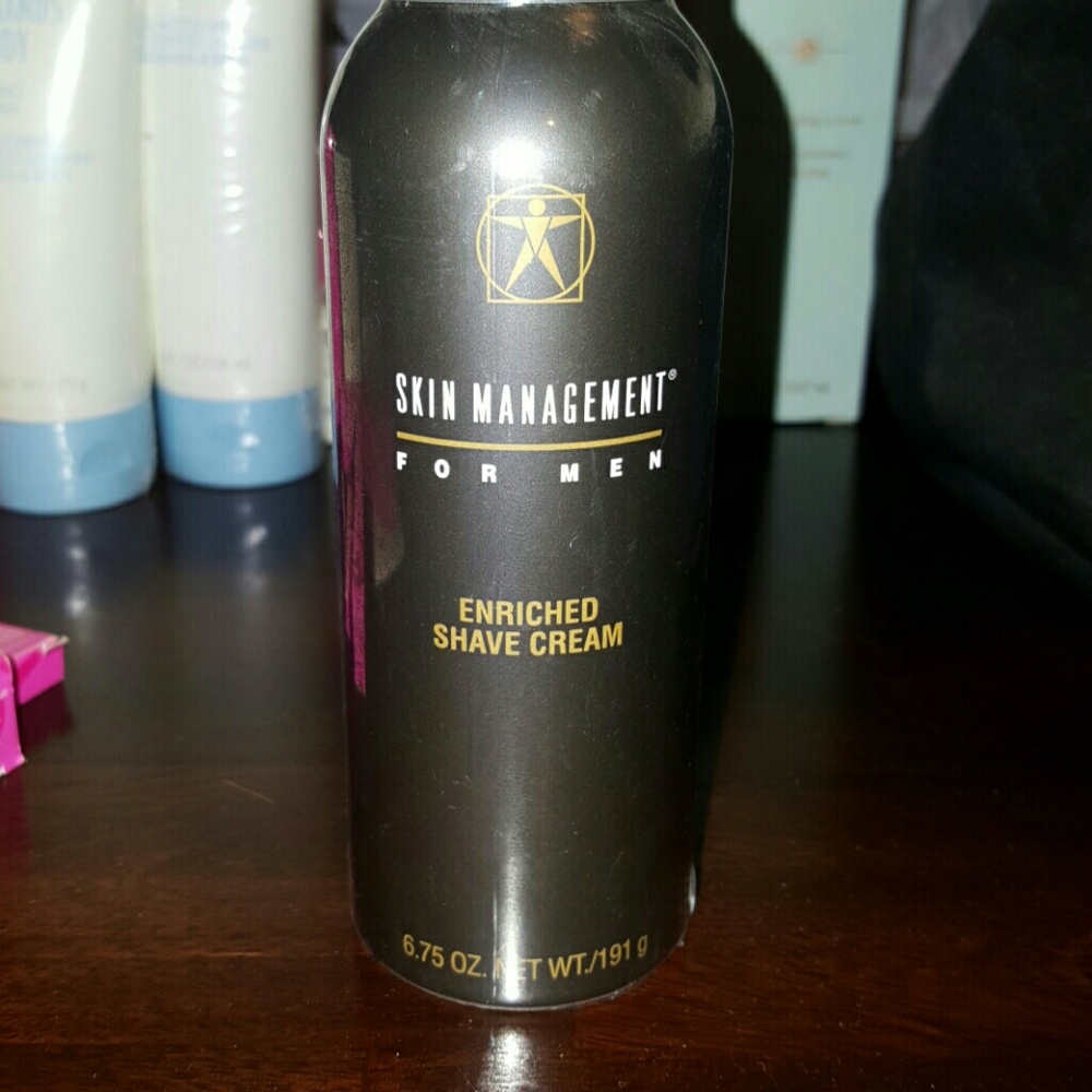 Skin management shaving cream for men