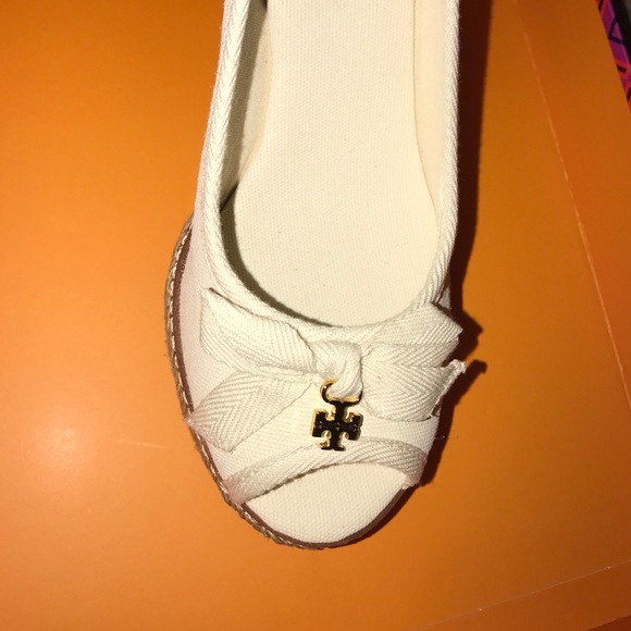 SOLD Tory Burch Auth Platform NIB - Picture 3 of 8