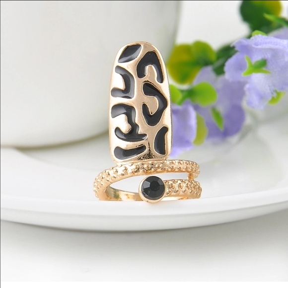 Gold and Black Nail Ring - Picture 2 of 3