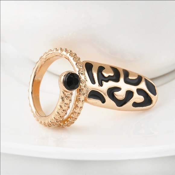 Gold and Black Nail Ring - Picture 3 of 3