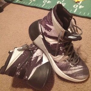 2015 hyperdunks, Negotiating available