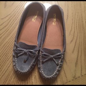 Excellent co diction Sperry suede blue loafers