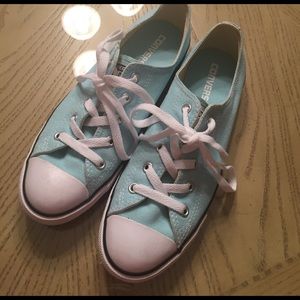 Excellent condition light blue converse