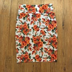 Lularoe Cassie- L