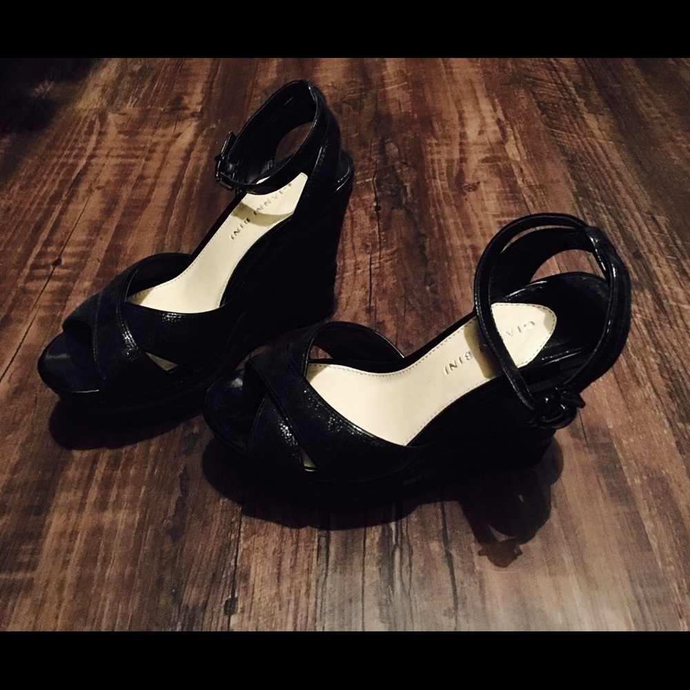Gianni Bini black wedges