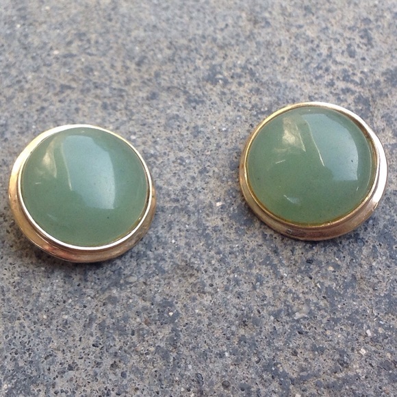 Vintage Jewelry - Vintage Green Stone Clip Earrings