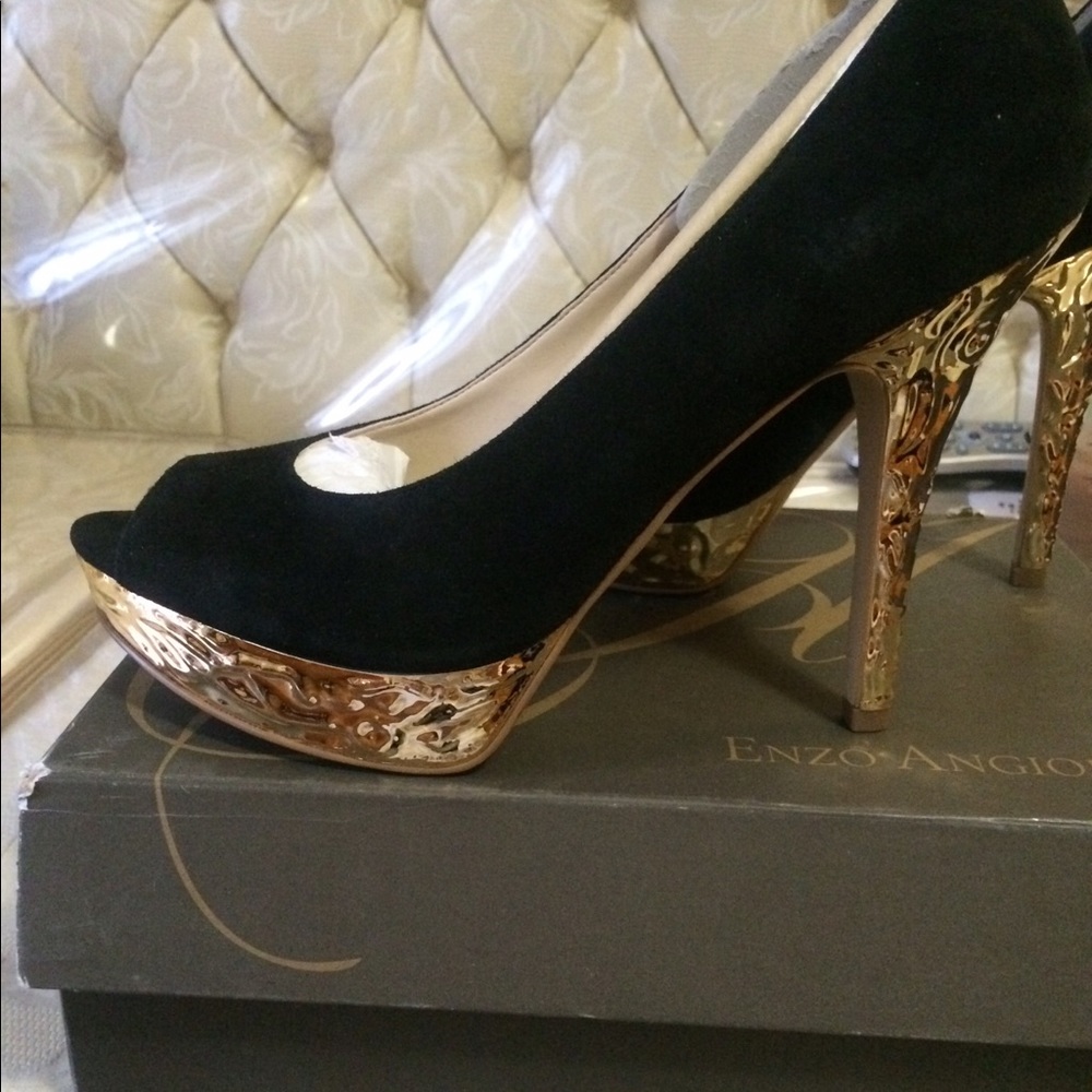 Enzo Anglioni size 10 platform suede heels