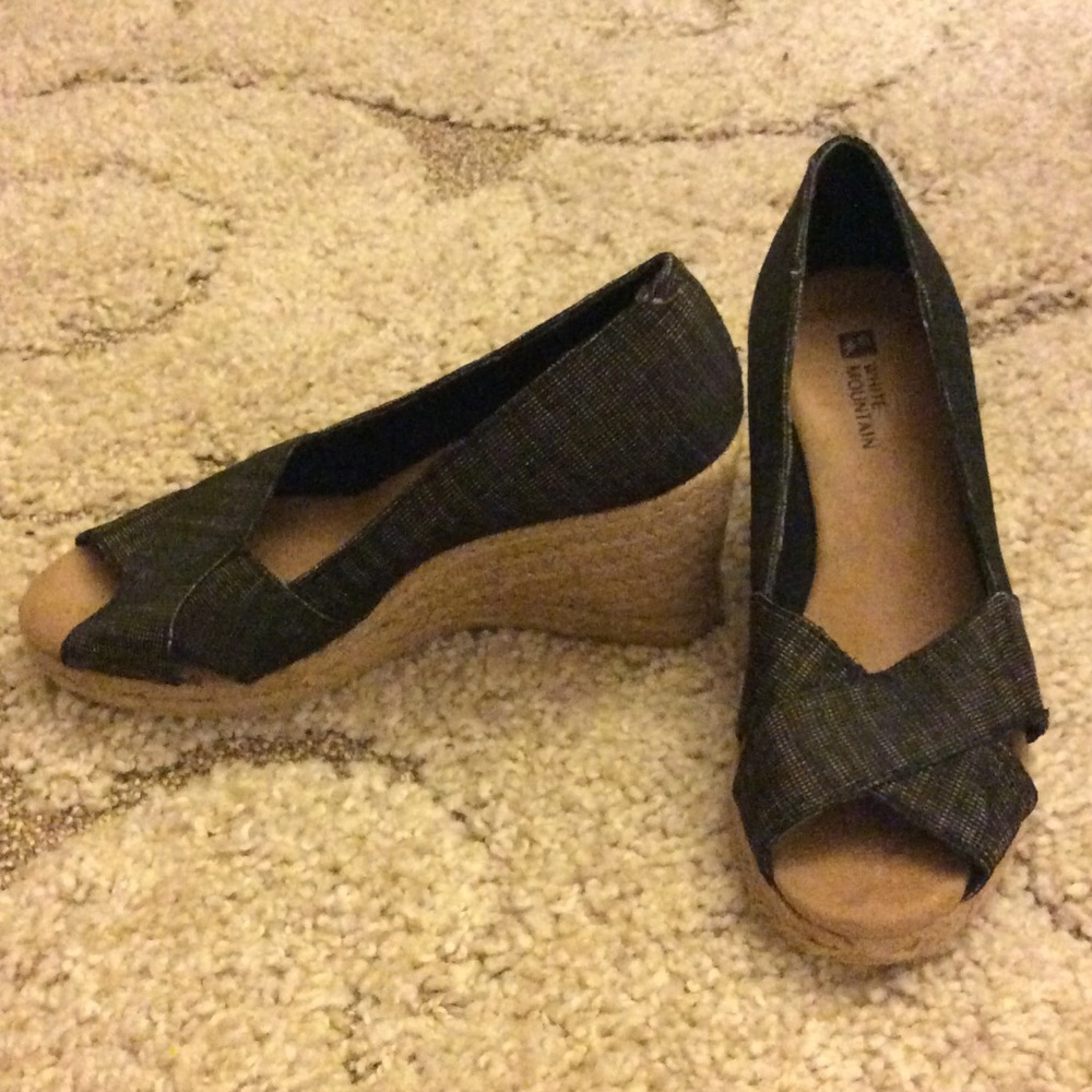 Peep toe wedges