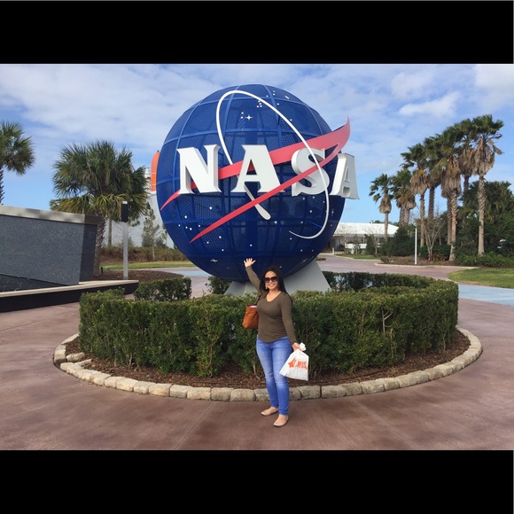 Presenting to you...thee one and only ME ๐๐๐ป - Picture 2 of 2