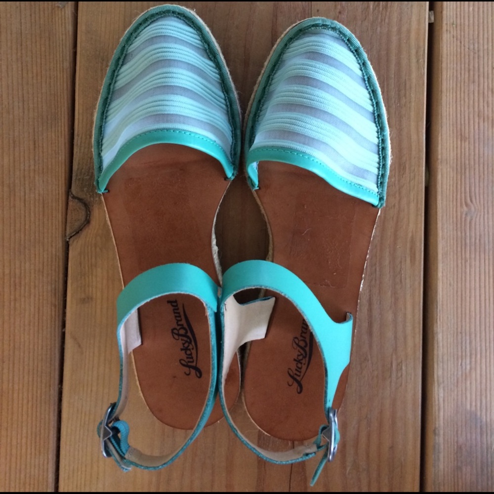 SOLD Lucky Brand Sandals NWOT - Picture 3 of 7