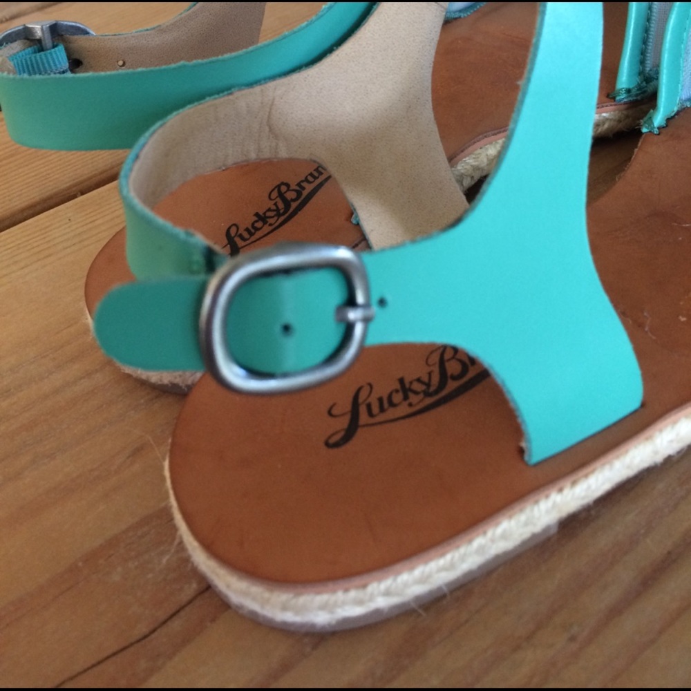 SOLD Lucky Brand Sandals NWOT - Picture 4 of 7
