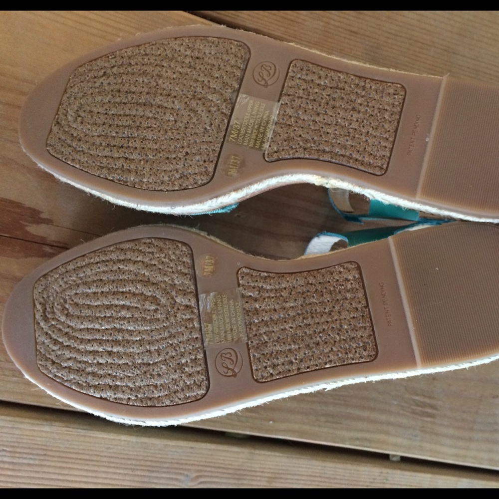SOLD Lucky Brand Sandals NWOT - Picture 5 of 7