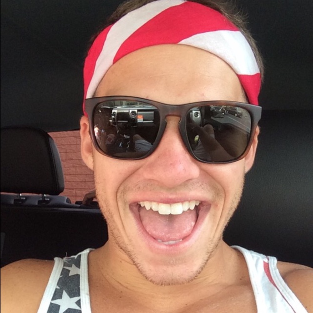 Meet your Posher, Chris - Picture 2 of 2