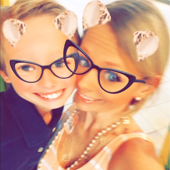 “Beauty begins the moment u decide to be yourself” - Picture 4 of 8