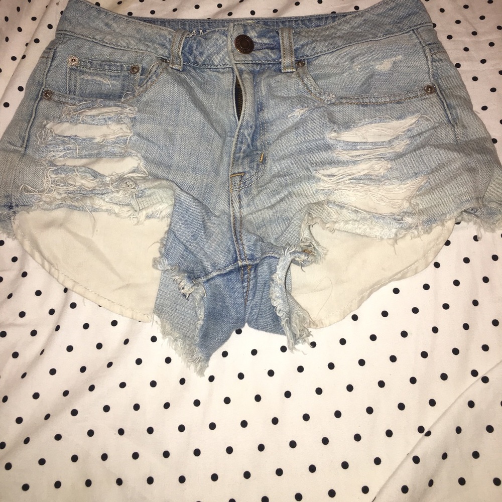 American Eagle High-Rise Distressed shorts SZ: 0