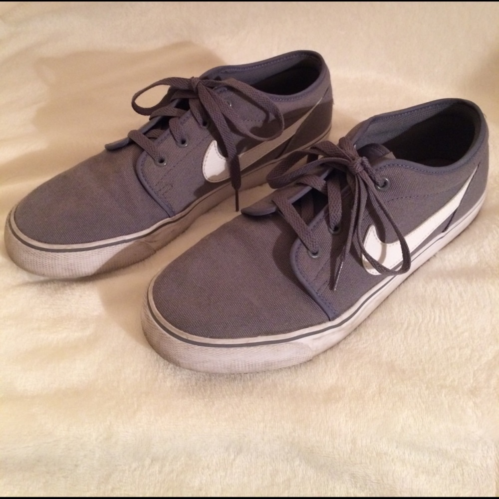 Men's Nike light gray Canvas sneaker