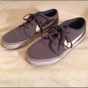 Men's Nike light gray Canvas sneaker
