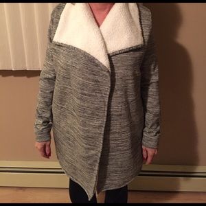 NWOT - GAP fully fleece lined oversized cardigan