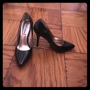 MOVING SALE Steve Madden pointed toe pumps