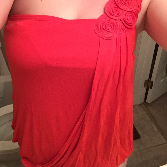 One shoulder top - Picture 2 of 4