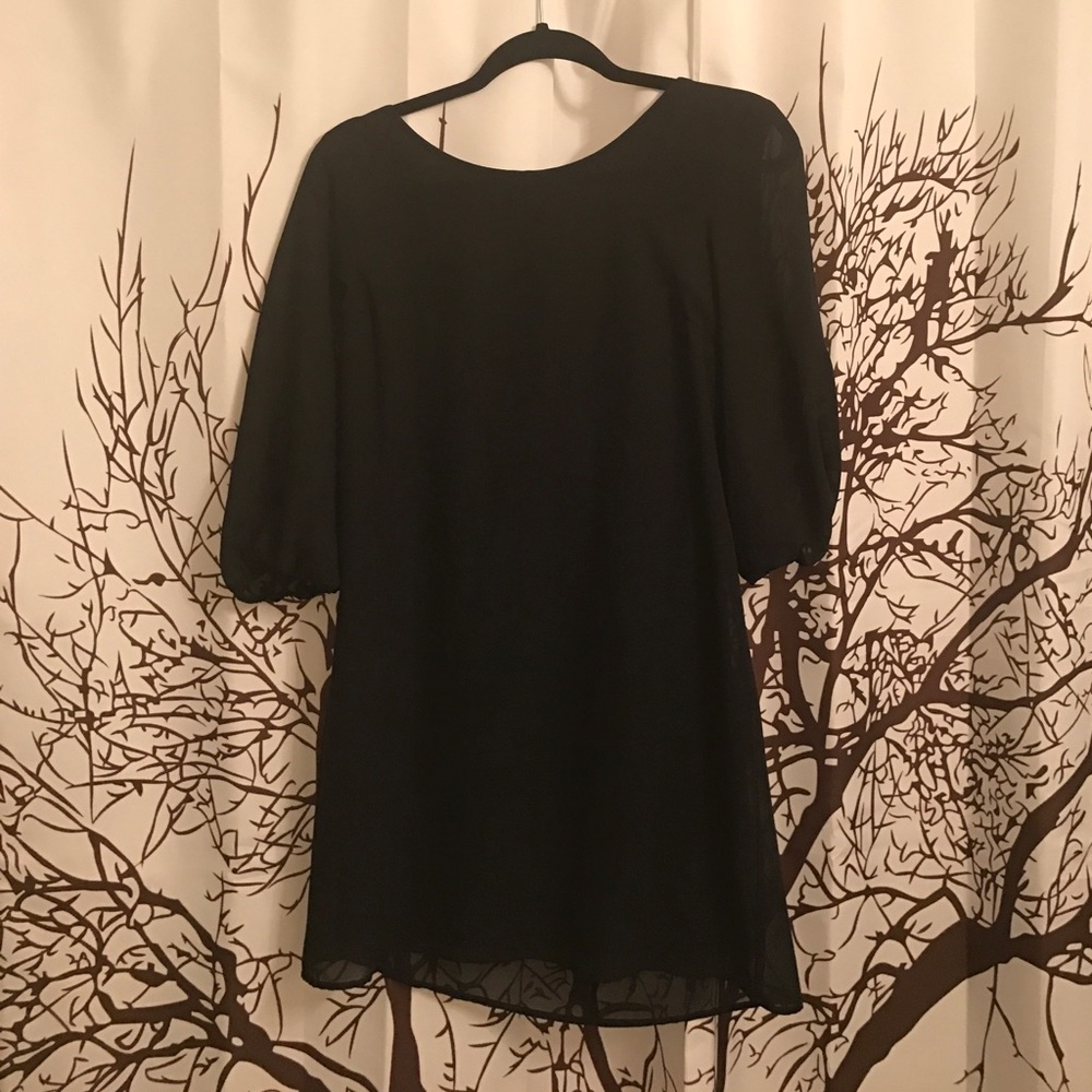 Black dress - Picture 2 of 3