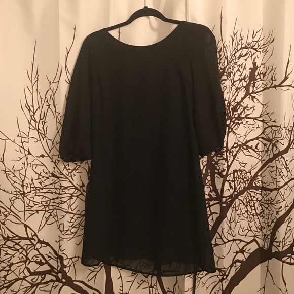 Black dress - Picture 2 of 3