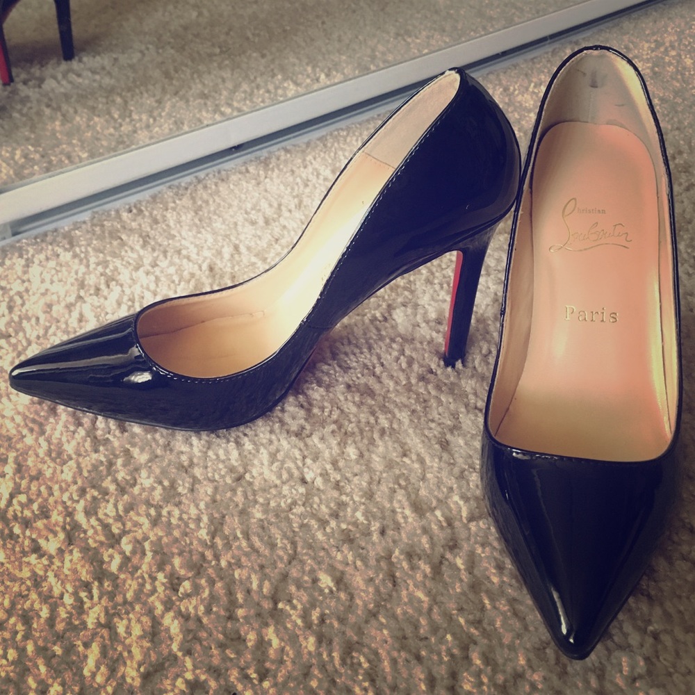 NWOT Black Pigalle Heels