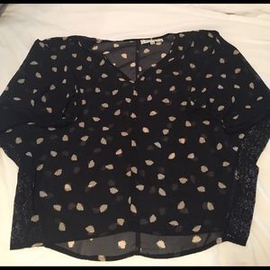 Cross cross sheer blouse 👗