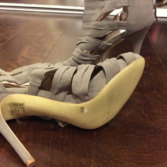 Heels - Picture 3 of 4