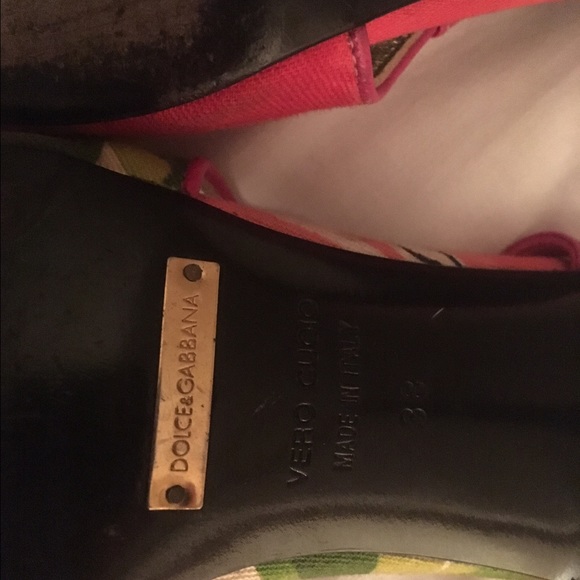 Shoes 👠 - Picture 2 of 4