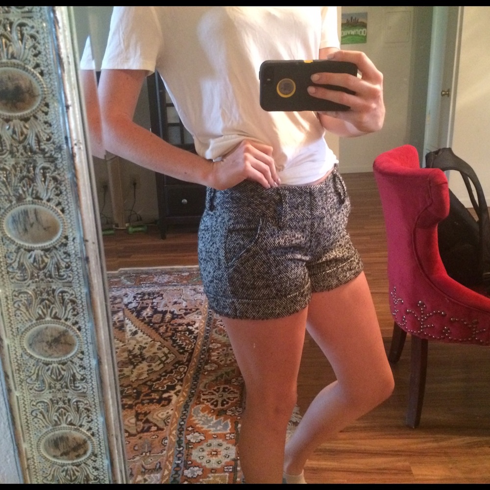 Alice and Olivia tweed wool shorts sz 2