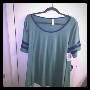 NWT lularoe perfect tee!