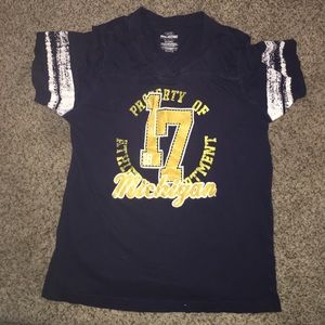 Michigan v-neck t-shirt