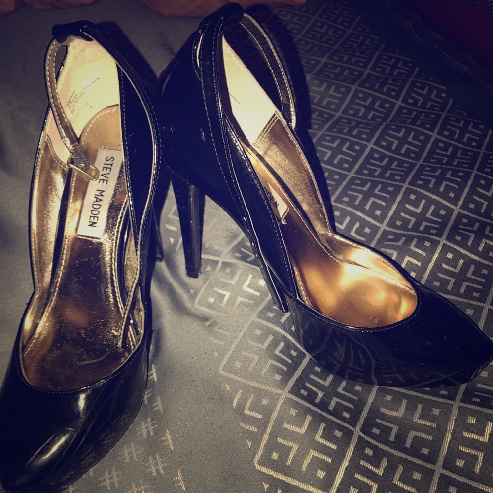 Black Steve Madden sling heel