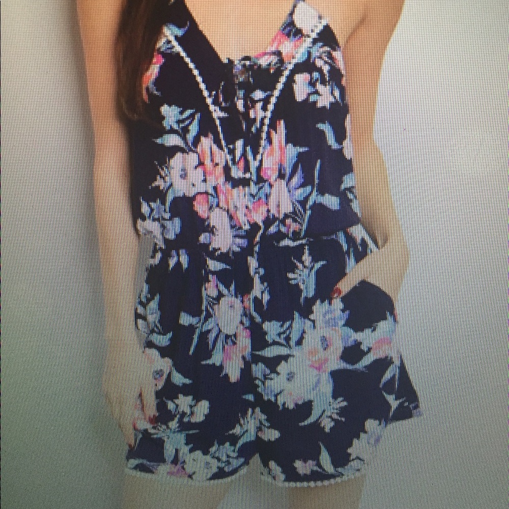 Floral Romper - Picture 2 of 5