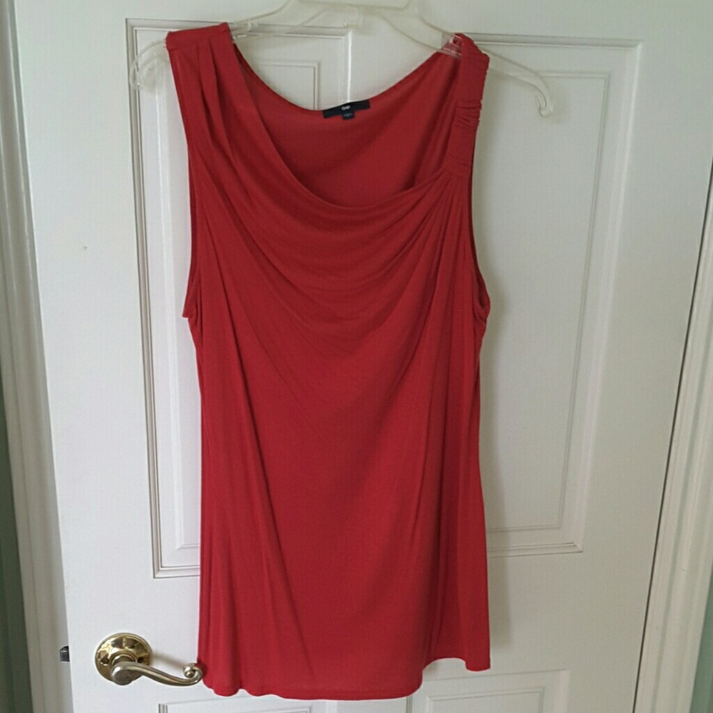 Magenta tank