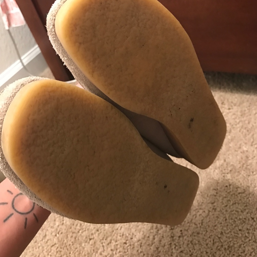 Clarks - Picture 2 of 3