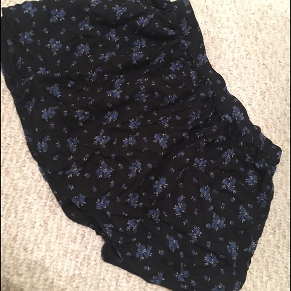 American Eagle Skirt - Picture 1 of 2